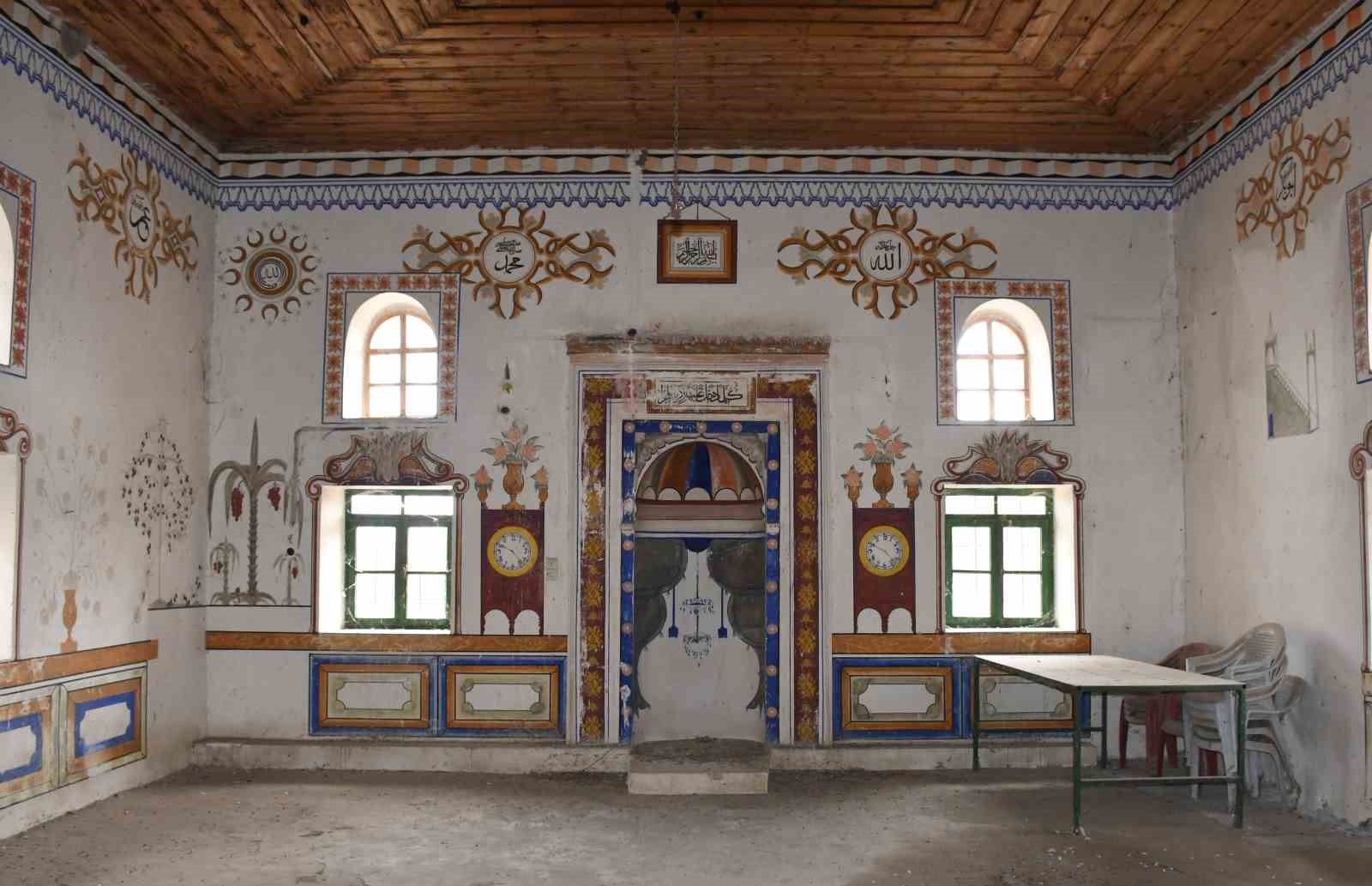 bahcecik koyu camii restore edilmeyi bekliyor 5 QBkB1Vyf