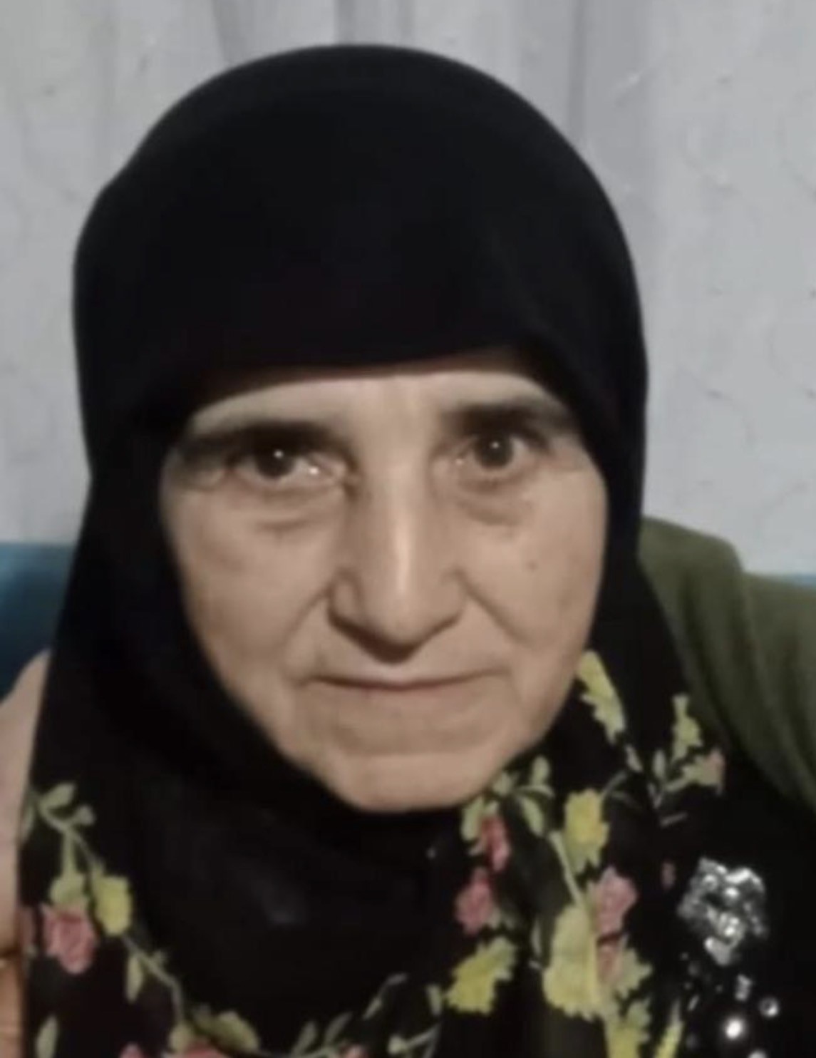 bahcede yaktigi atesin uzerine dusen yasli kadin hayatini kaybetti 0