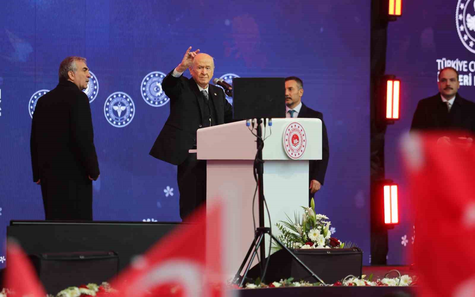 bahceli muhalefetin esasen turkiyeye karsi oldugu aleni degil midir 2 KJIz1F81
