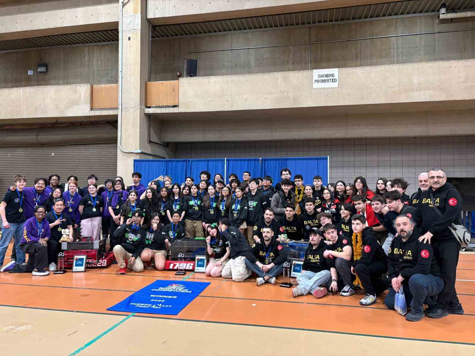 bahcelievler anadolu lisesi robotik takimi new yorkta sampiyonluk kazandi 0 E3PPNenj