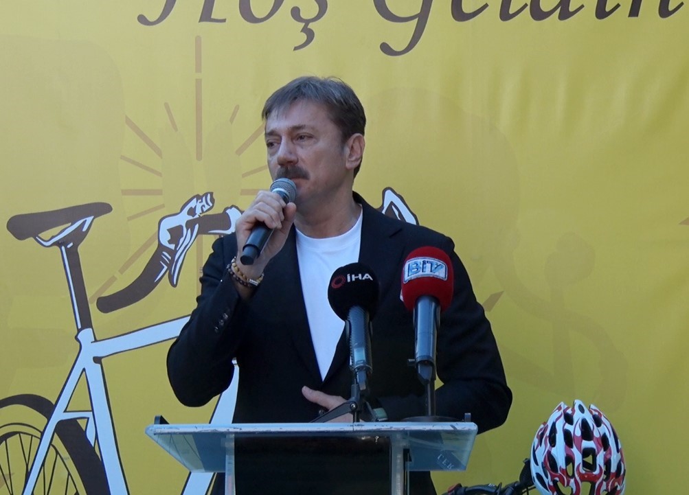 bahcelievler belediye baskani bahadir her ay 100 tane bisiklet dagitiyoruz 0 7rejh6k6