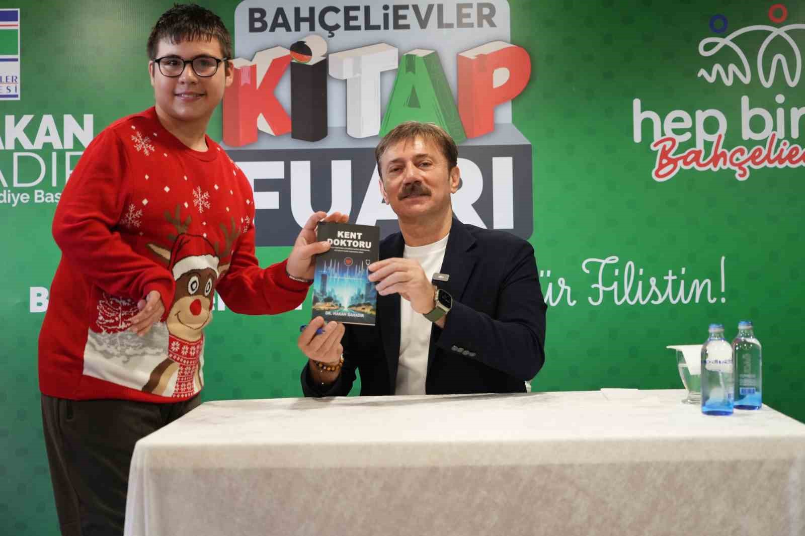 bahcelievler belediye baskani hakan bahadir soylesi ve imza gunu yapti 1