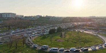 bahcelievler-cobancesme-kavsagindaki-trafige-vatandaslardan-tepki-Apdrgmpz.jpg