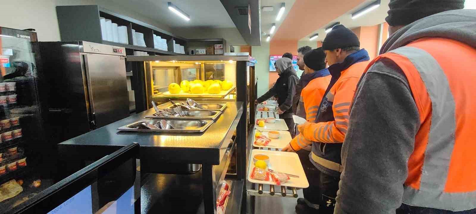 bahcelievler semt lokantasi acildi 55 liraya 4 cesit yemek 1