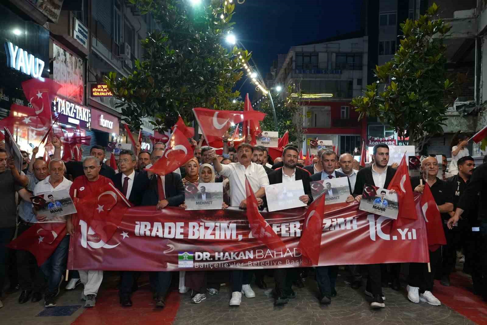 Bahçelievler’de 15 Temmuz şehitleri yürüyüşle anıldı 4 bahcelievlerde 15 temmuz sehitleri yuruyusle anildi 0 IktCg3QV