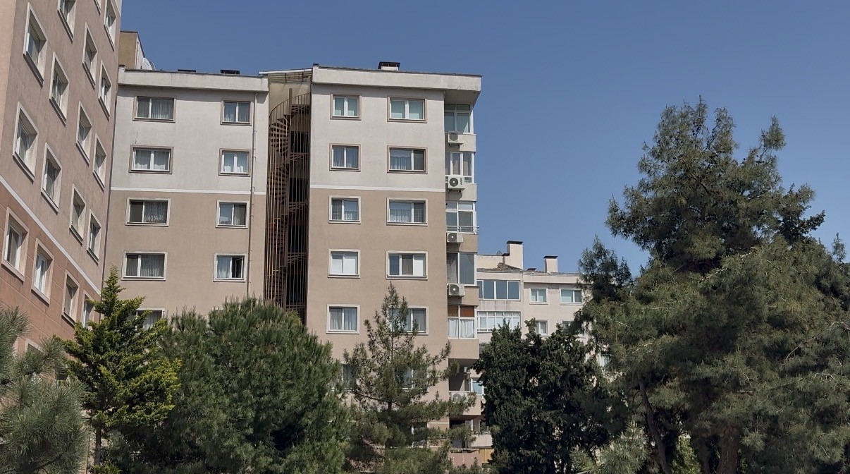 bahcelievlerde bir adam bosanma asamasindaki esine 10 kez bicakladi 0 t1gzCvXd