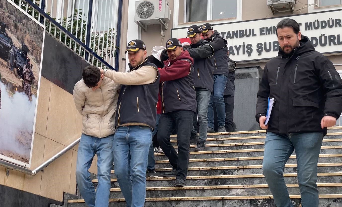 bahcelievlerde calistigi kuyumcuyu soyan sahis arkadaslariyla otelde eglence duzenledi 2 TK2P7ShU