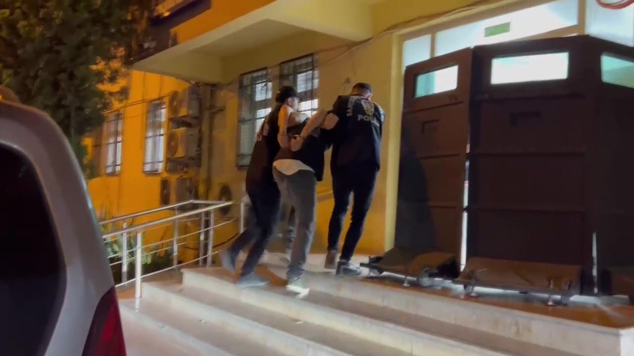 bahcelievlerde camiyi temizleyen gorevliye saldiran sahis yakalandi 1 s3ujIbCk