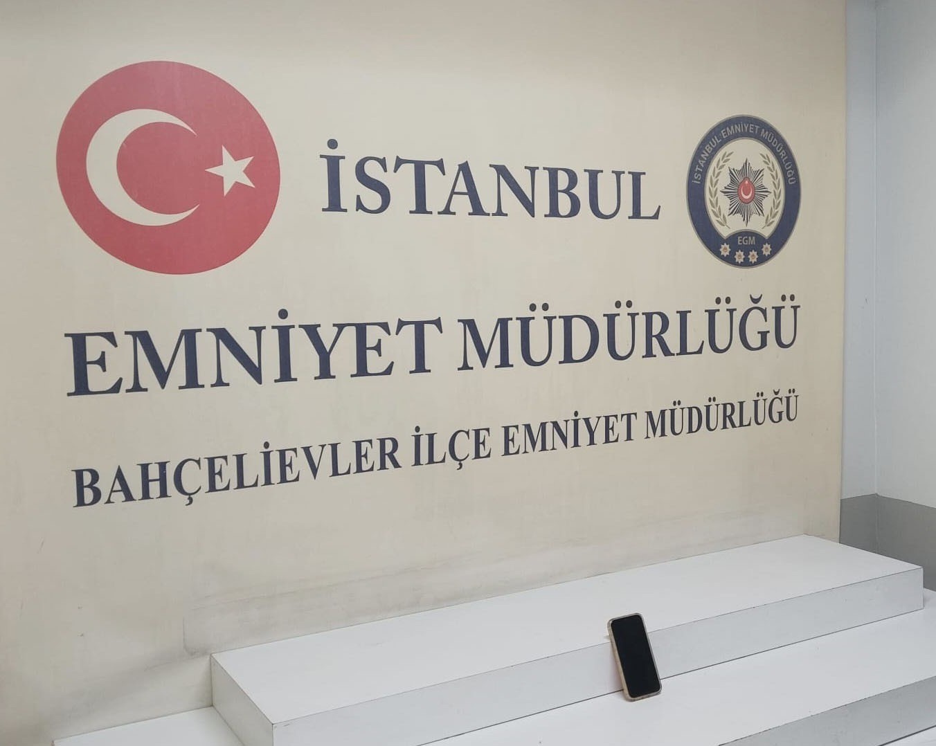 bahcelievlerde canta ve telefon calan supheli yakalandi 0