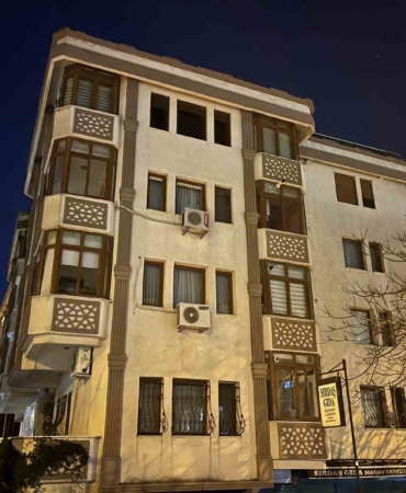 bahcelievlerde-iftar-vakti-yasanan-elektrik-kesintisine-vatandaslar-tepki-gosterdi-ZjyZSvDR.jpg
