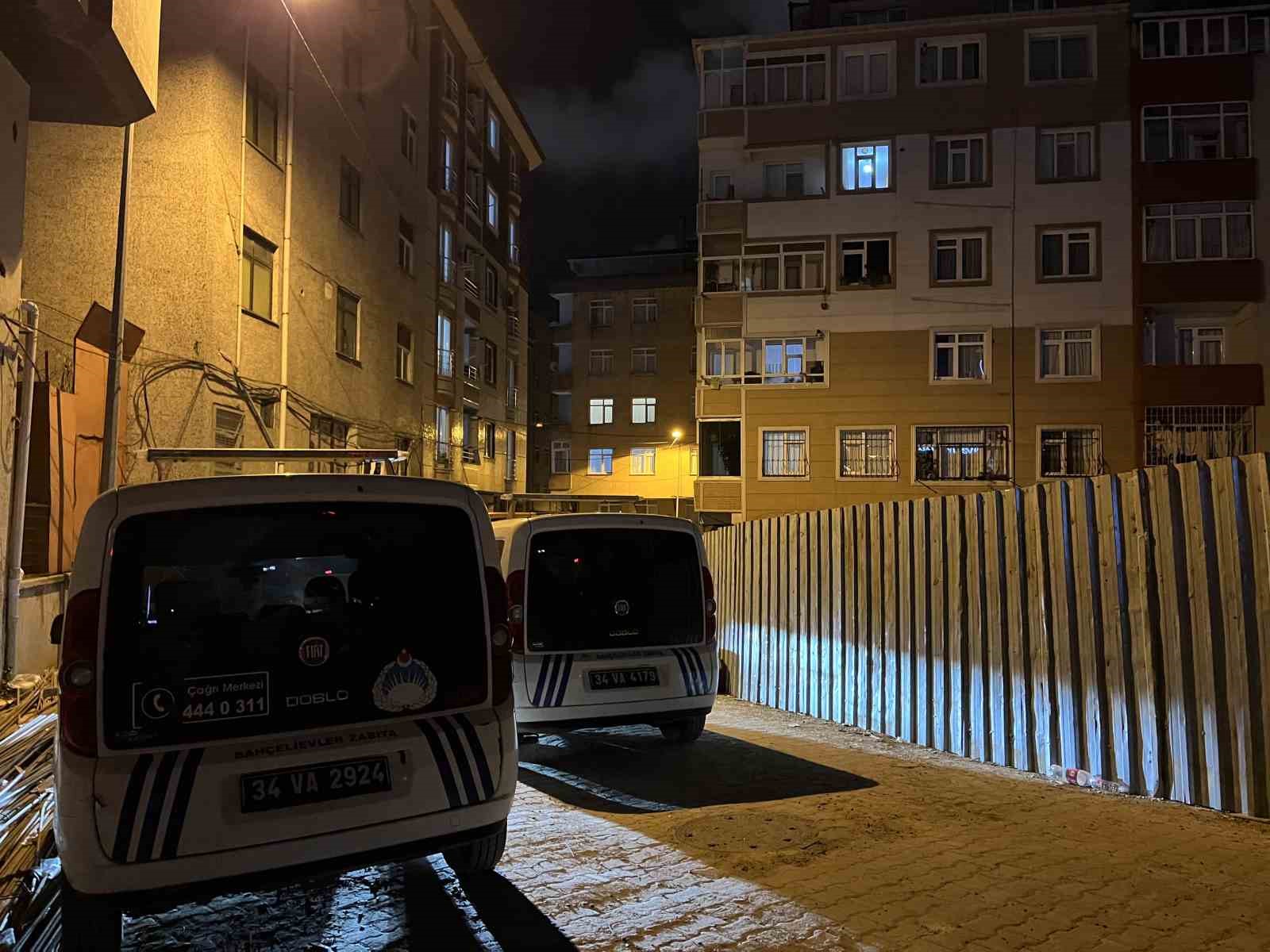 bahcelievlerde insaat calismasinda zemininde bosluk olusan 4 katli bina muhurlendi 7
