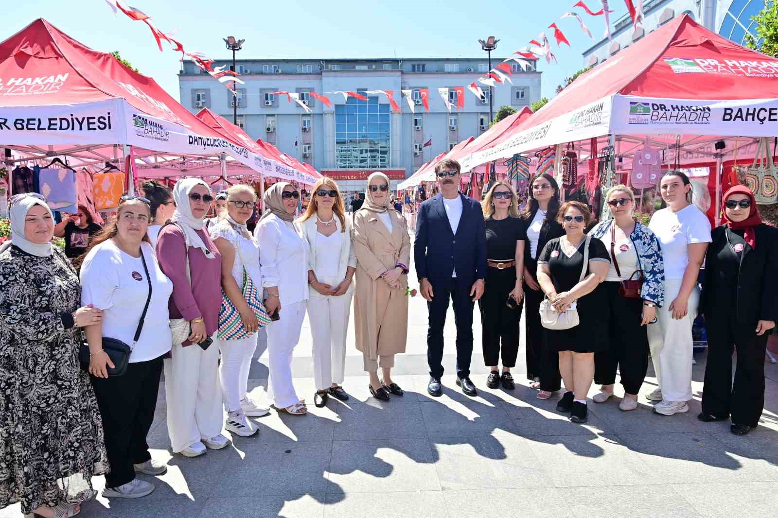 Bahçelievler’de kadınların el emeği ekonomiye kazandırılıyor 7 bahcelievlerde kadinlarin el emegi ekonomiye kazandiriliyor 3 aridV1HB