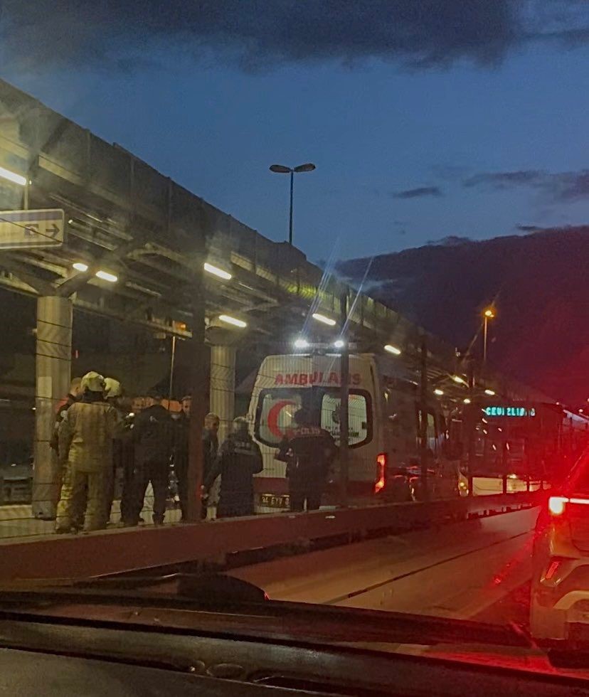 bahcelievlerde metrobus ayaginin ustunden gecen kadin yaralandi 1 66TiY2vG