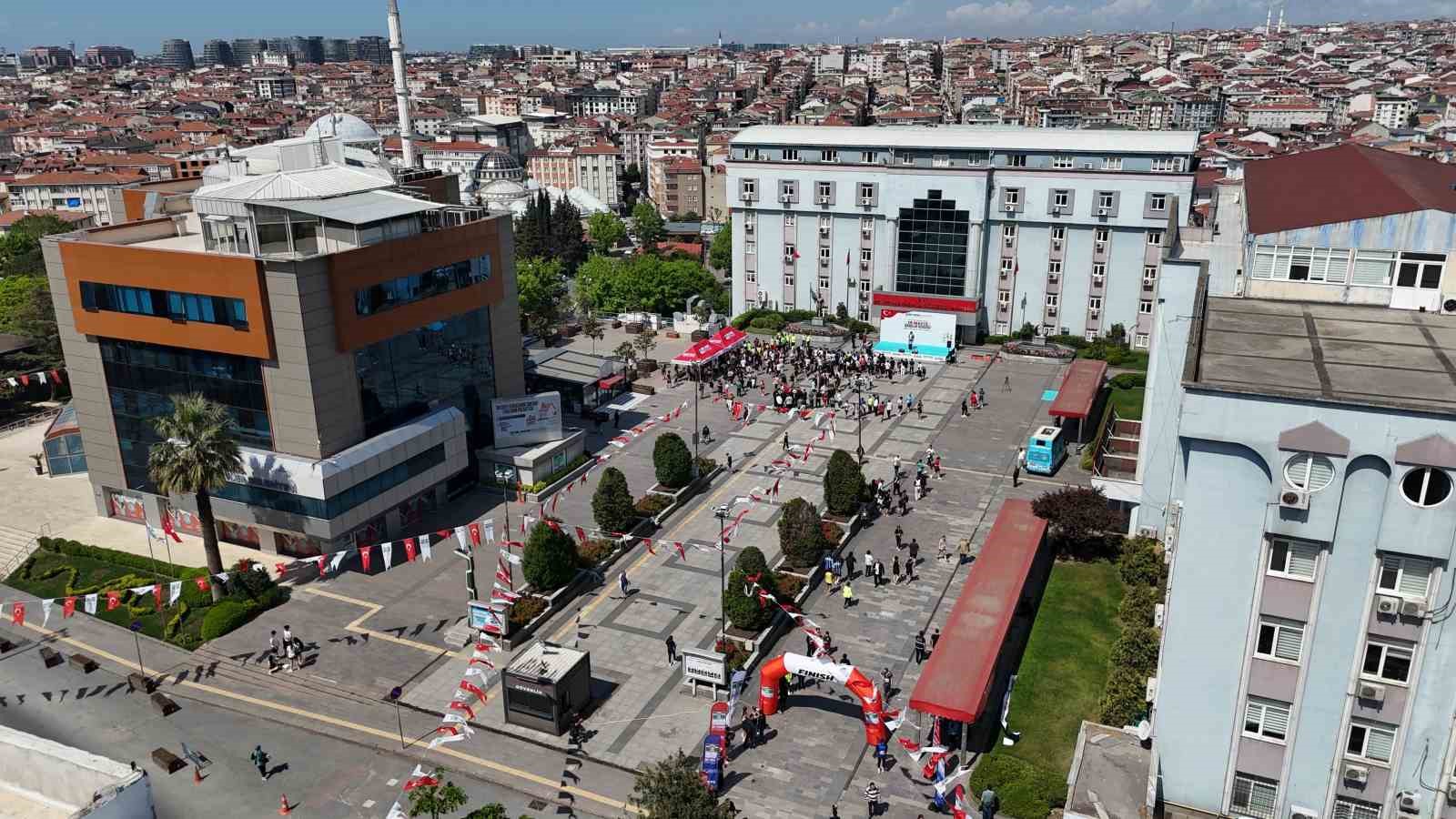 bahcelievlerde milli mucadele ruhu 19 mayis genclik kosusu ile hatirlandi 2