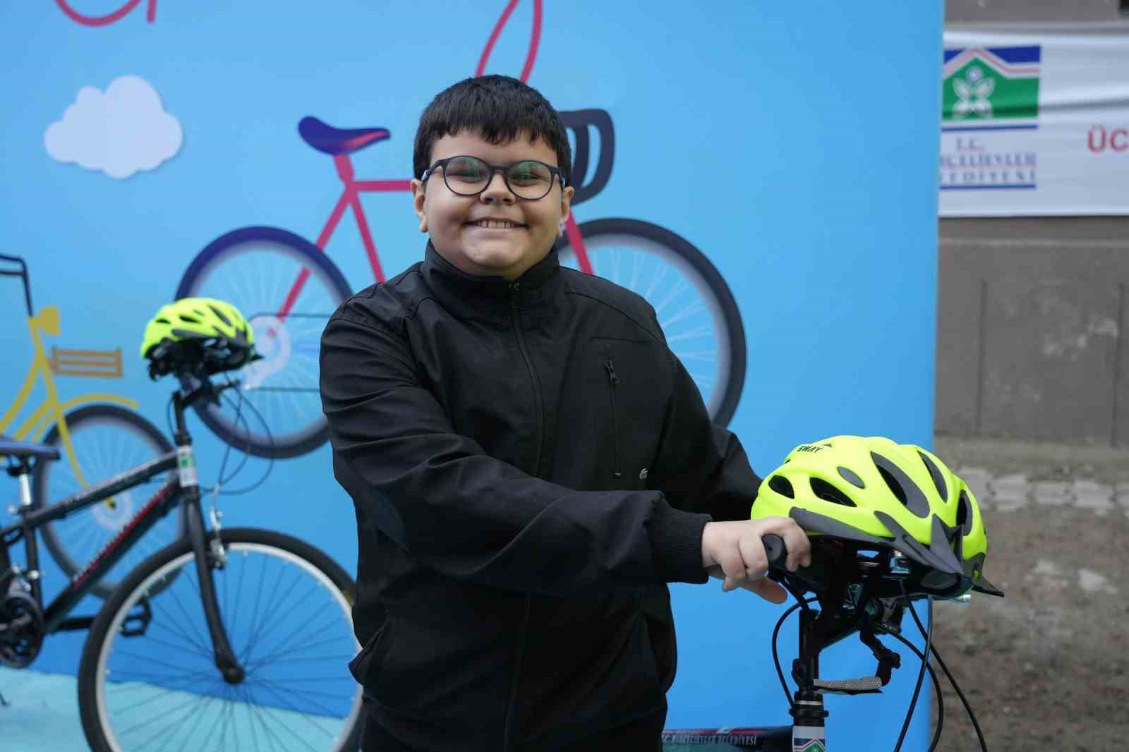 Bahçelievler’de pedallar sağlık ve çevre için döndü: 38’inci bisiklet çekilişi yapıldı 5 bahcelievlerde pedallar saglik ve cevre icin dondu 38inci bisiklet cekilisi yapildi 1 uUTHSgv6