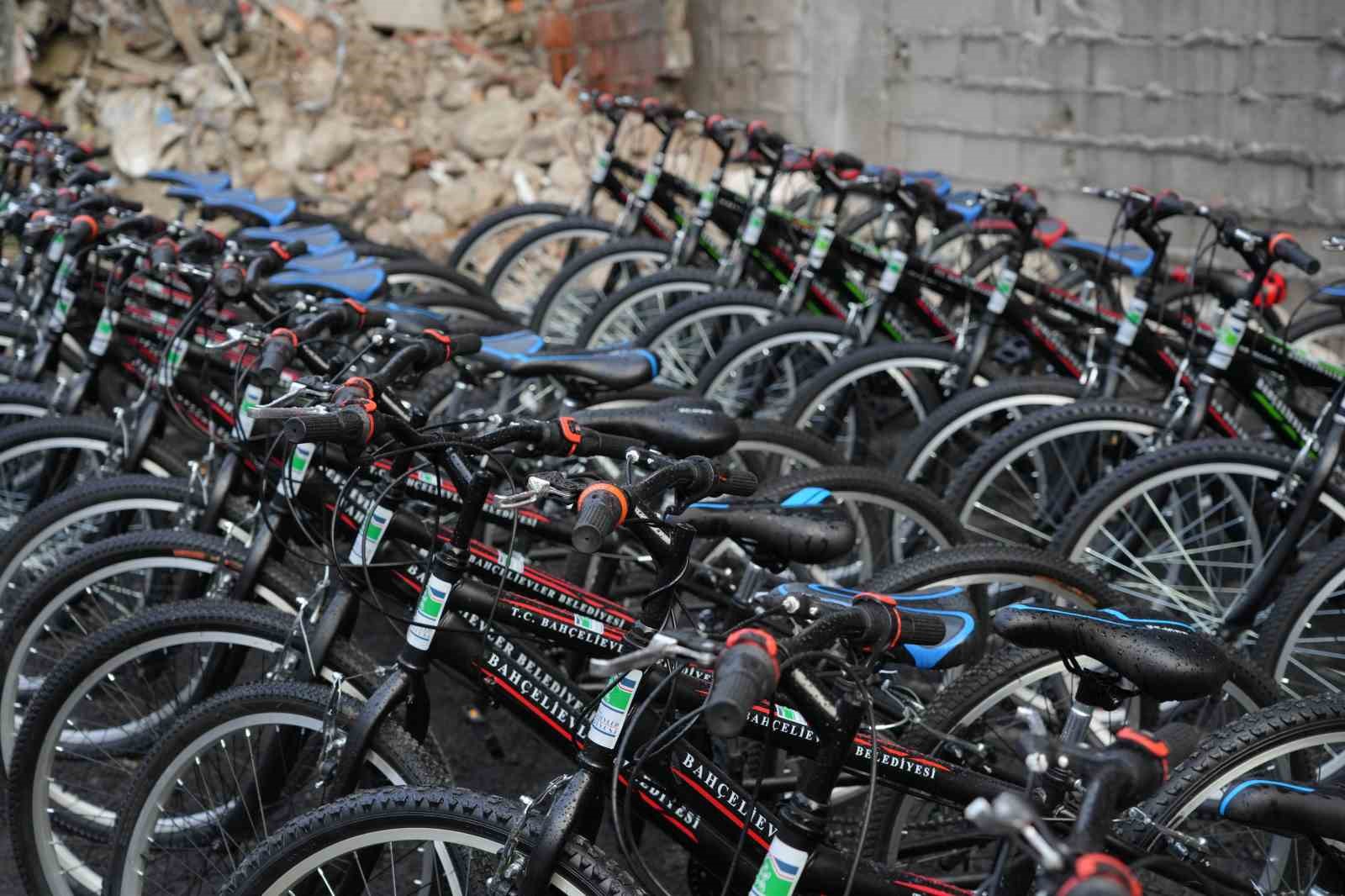Bahçelievler’de pedallar sağlık ve çevre için döndü: 38’inci bisiklet çekilişi yapıldı 9 bahcelievlerde pedallar saglik ve cevre icin dondu 38inci bisiklet cekilisi yapildi 5 hiieKI7P
