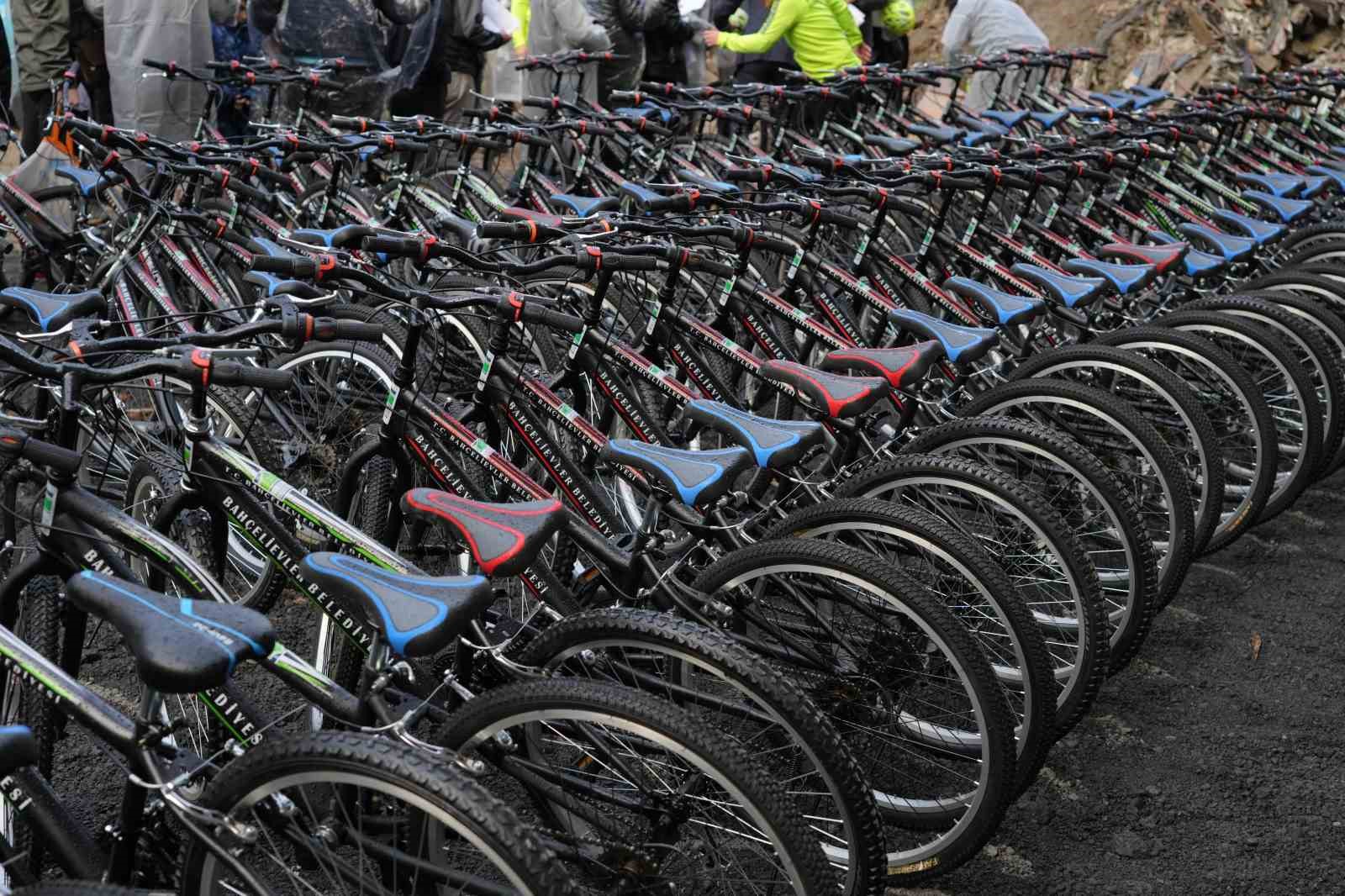 Bahçelievler’de pedallar sağlık ve çevre için döndü: 38’inci bisiklet çekilişi yapıldı 10 bahcelievlerde pedallar saglik ve cevre icin dondu 38inci bisiklet cekilisi yapildi 6 n3FYazFU