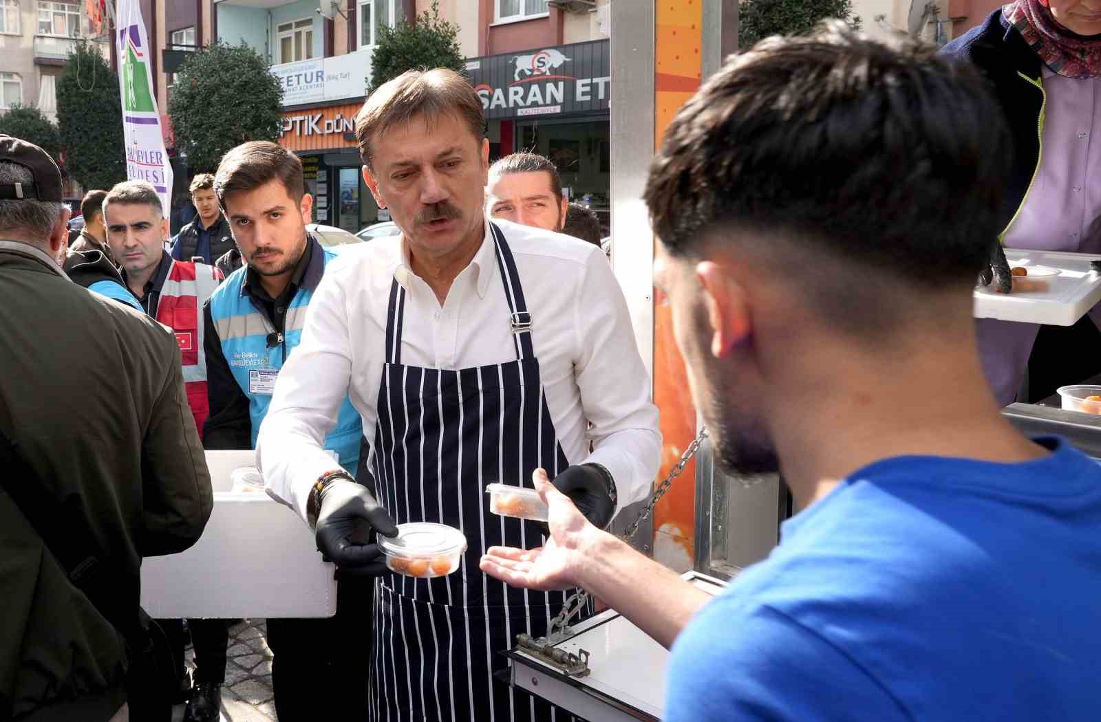 bahcelievlerde sehitler icin mevlit okutuldu lokma dagitildi 1 epIiaD5p