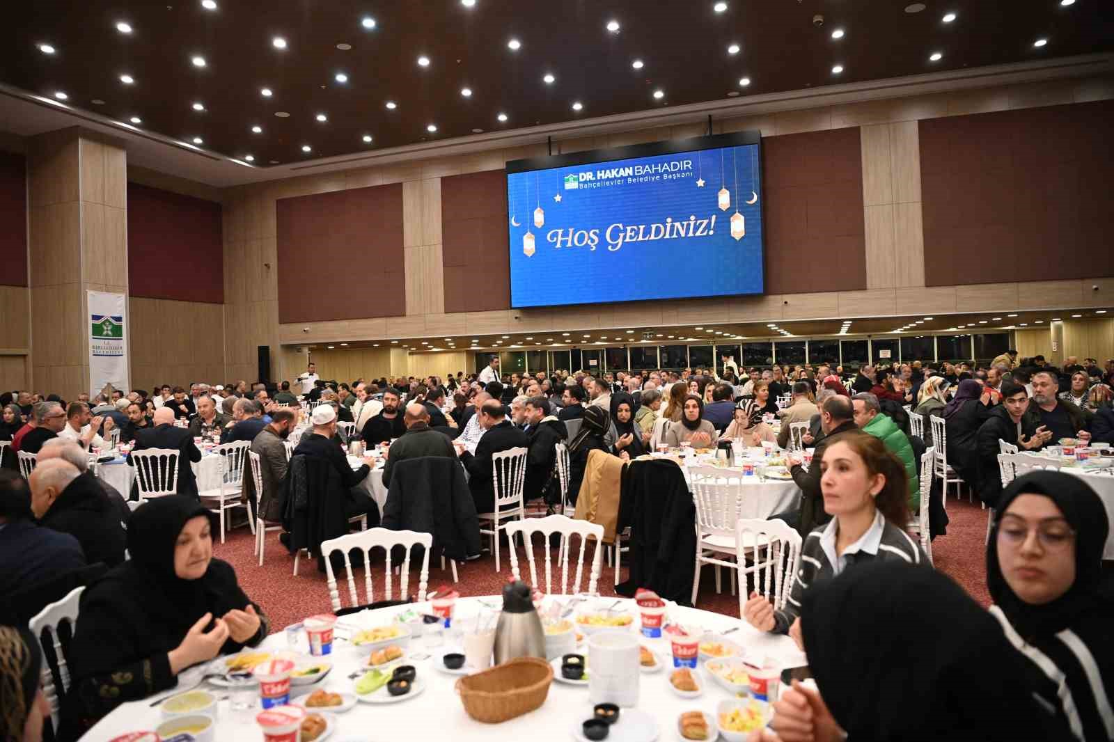 bahcelievlerde stklar iftar sofrasinda bulustu 3 3IEUKIFm