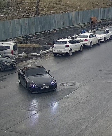 bahcelievlerde-trafik-saatinde-drift-dehseti-kamerada-mC4Kd4Ym.jpg