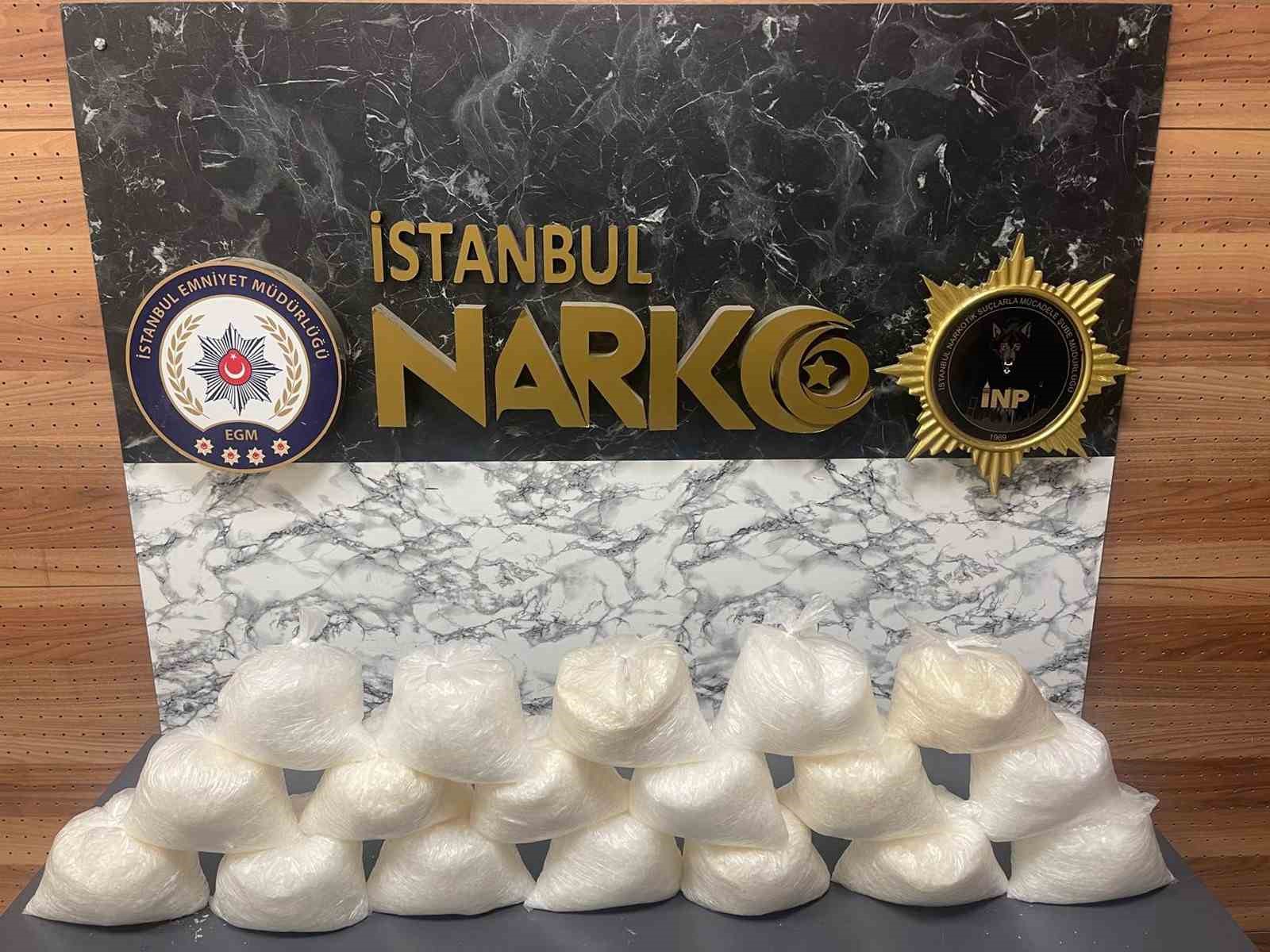 Bahçelievler’de valizden uyuşturucu çıktı: 18 kilo katı metamfetamin ele geçirildi 4 bahcelievlerde valizden uyusturucu cikti 18 kilo kati metamfetamin ele gecirildi 0 3m17lLQm