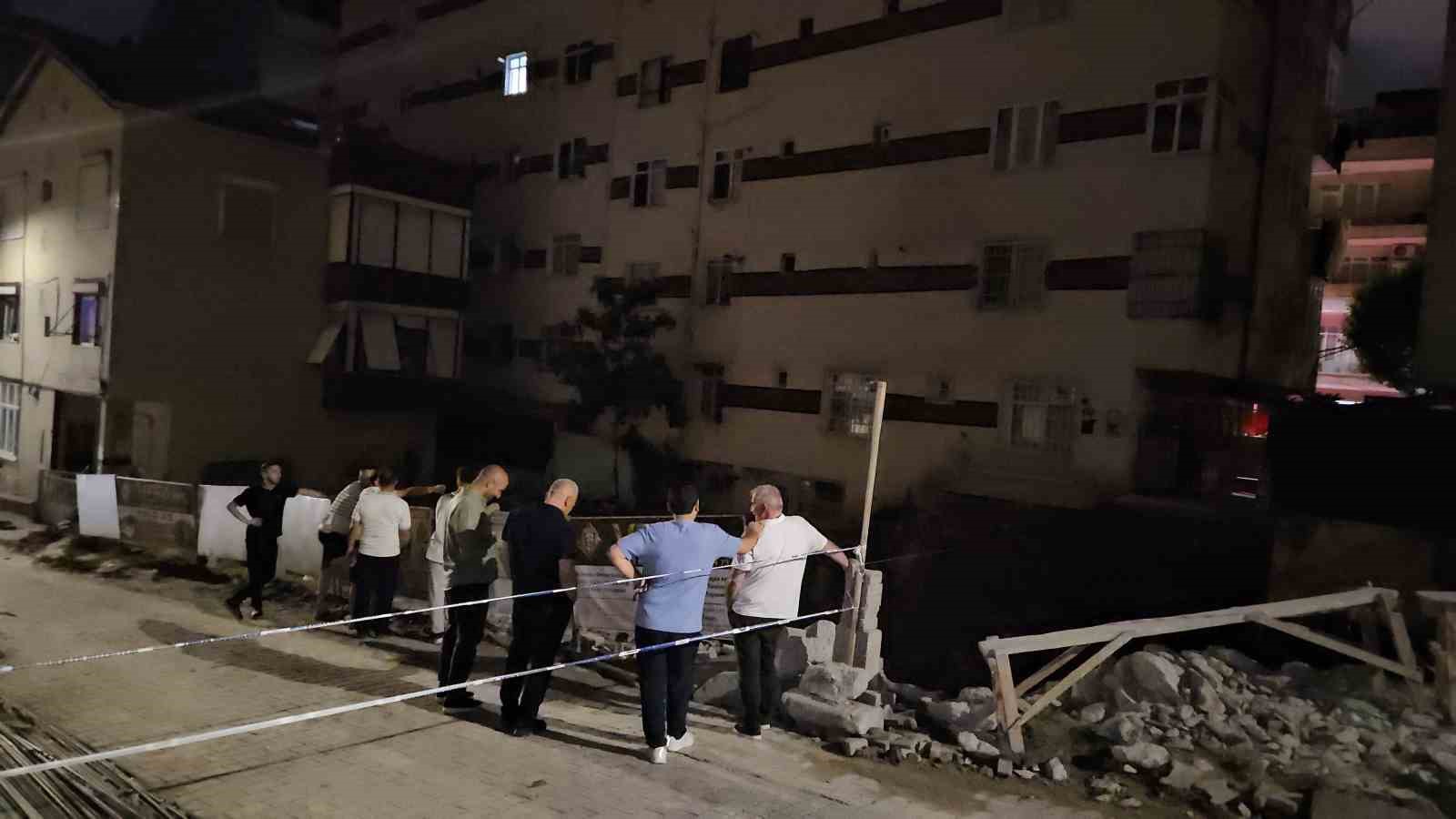 Bahçelievler’de yanında temel kazılan 7 katlı binadan çatlama sesi gelince tahliye edildi 5 bahcelievlerde yaninda temel kazilan 7 katli binadan catlama sesi gelince tahliye edildi 1 7T3MautL