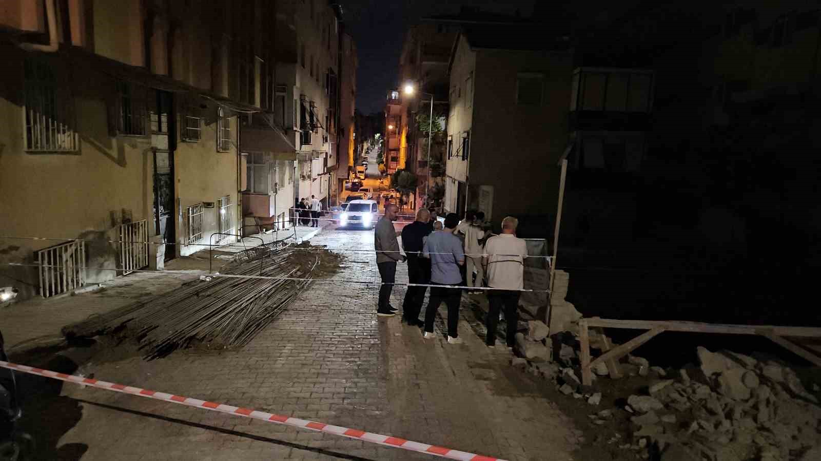 Bahçelievler’de yanında temel kazılan 7 katlı binadan çatlama sesi gelince tahliye edildi 6 bahcelievlerde yaninda temel kazilan 7 katli binadan catlama sesi gelince tahliye edildi 2 r2QrbVwU