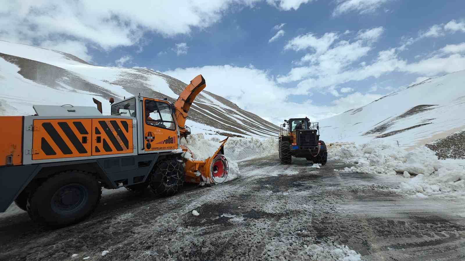 bahcesaray yolunda calismalar devam ediyor 2 817WLr8d