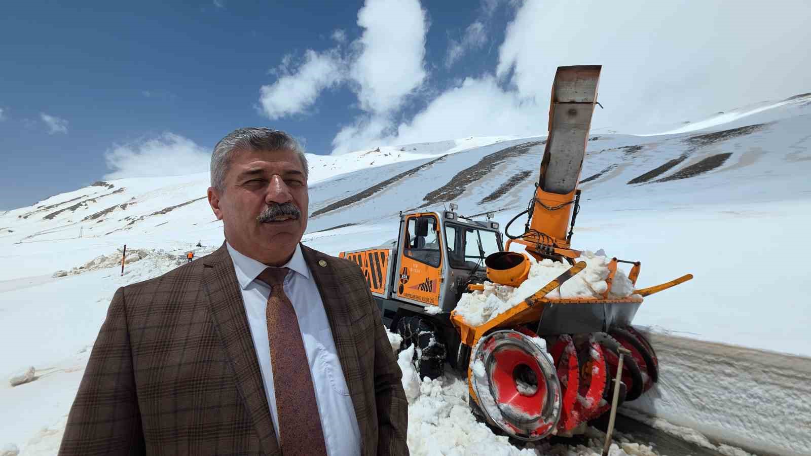 bahcesaray yolunda calismalar devam ediyor 3