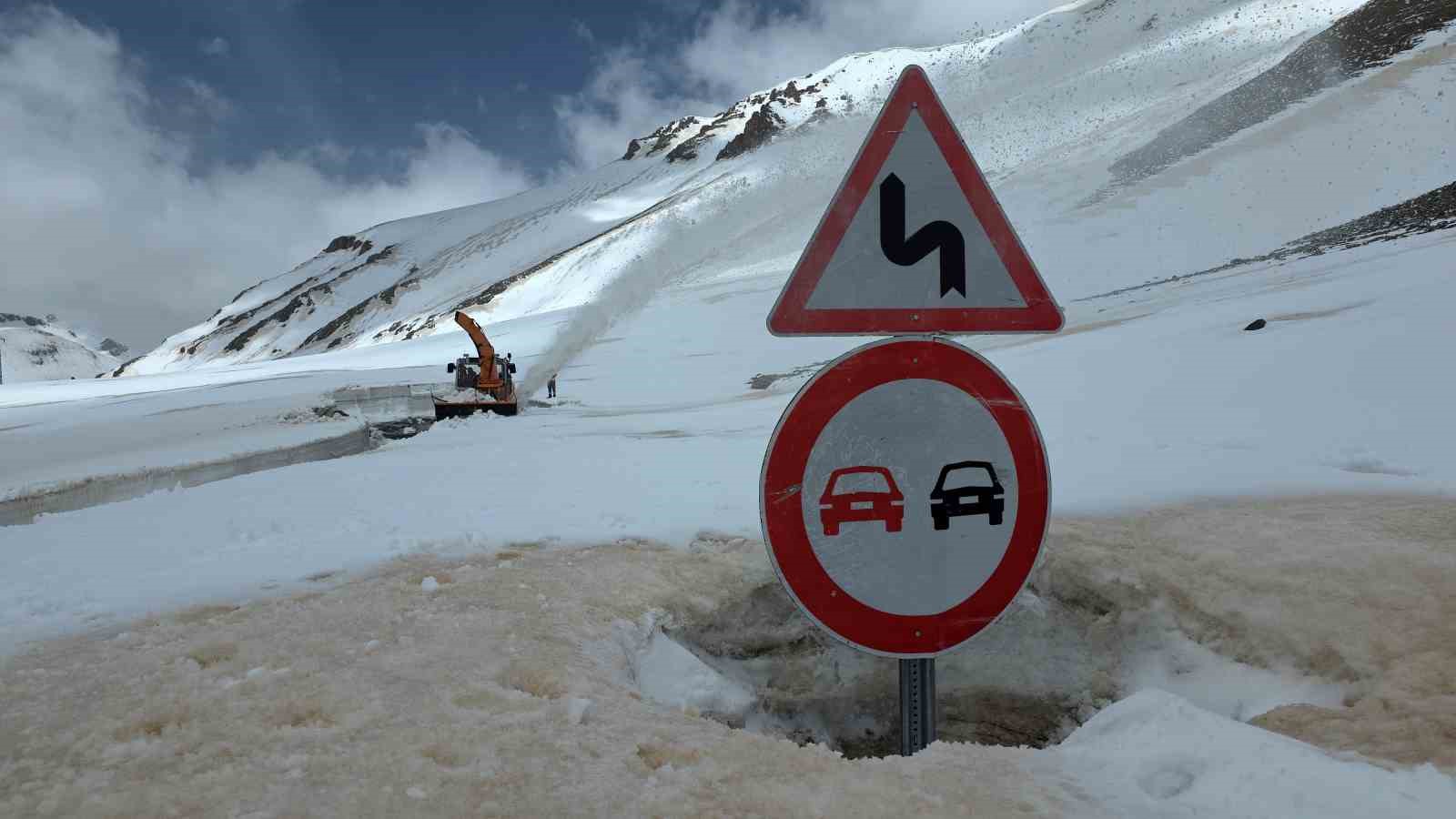 bahcesaray yolunda calismalar devam ediyor 4 wBjBLXwS