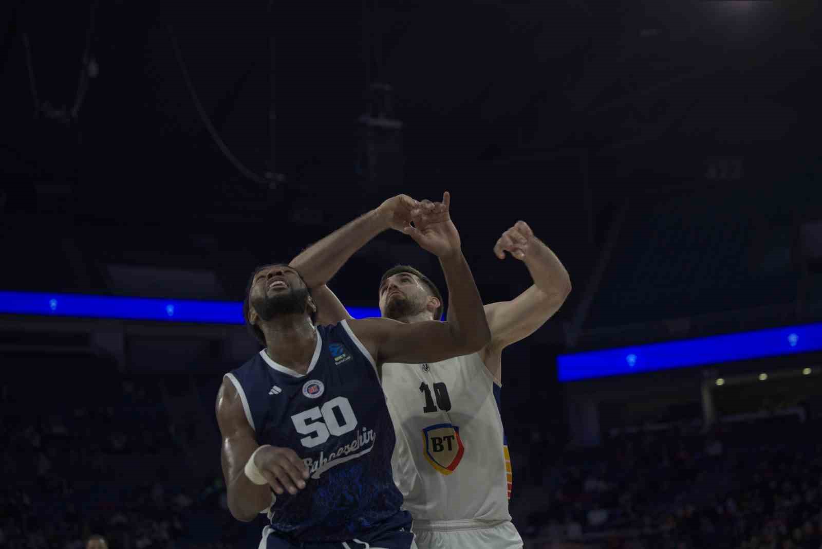 bahcesehir koleji yari finalde 2 dQn4ve7O