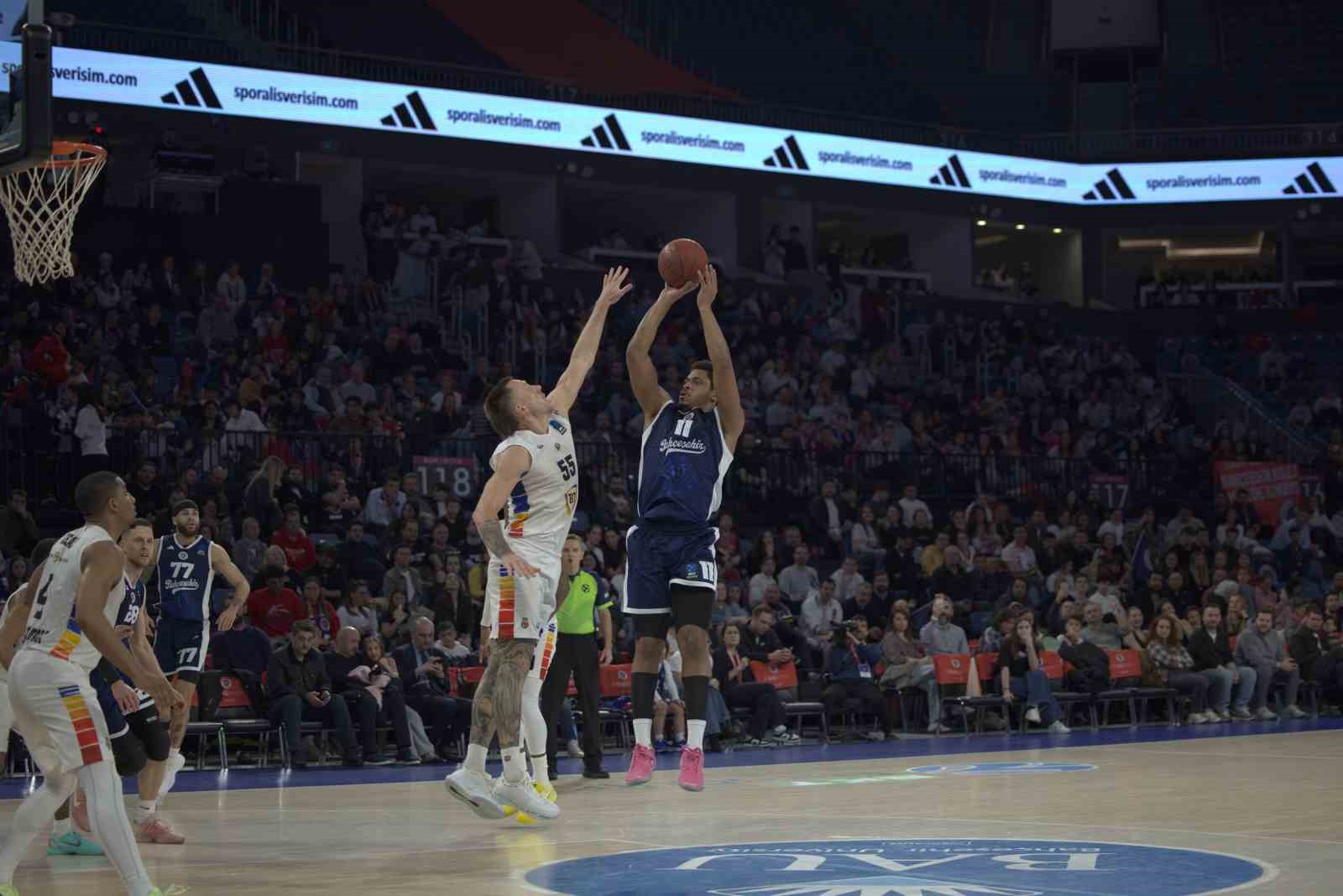 bahcesehir koleji yari finalde 4 cQyAwhMi