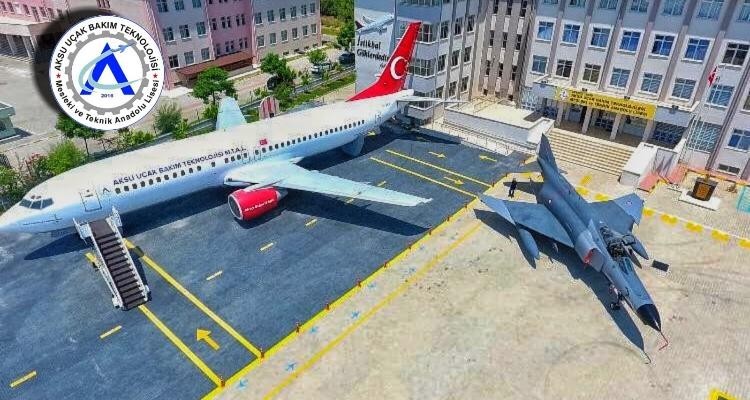 bahcesinde boeing 737 egitim ucagi ve f 4 phantom ile gelecegin havacilarini yetistiren lise 18 vstpJMhX