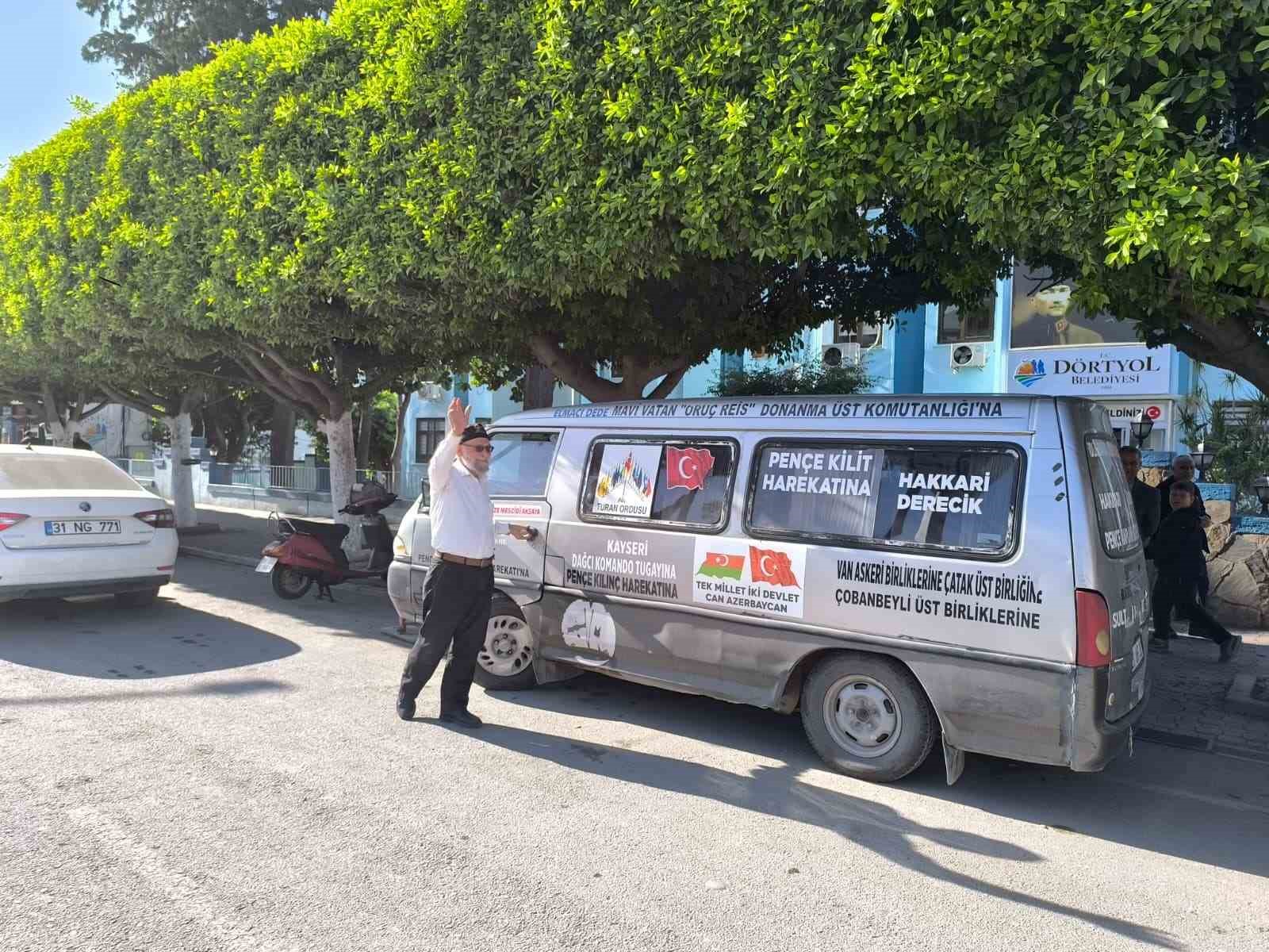 Bahçesini don vuran ’Elmacı Dede’, Hatay’dan yüklediği mandalinaları Mehmetçiğe götürmek için yola çıktı 7 bahcesini don vuran elmaci dede hataydan yukledigi mandalinalari mehmetcige goturmek icin yola cikti 3 1OnWvROj