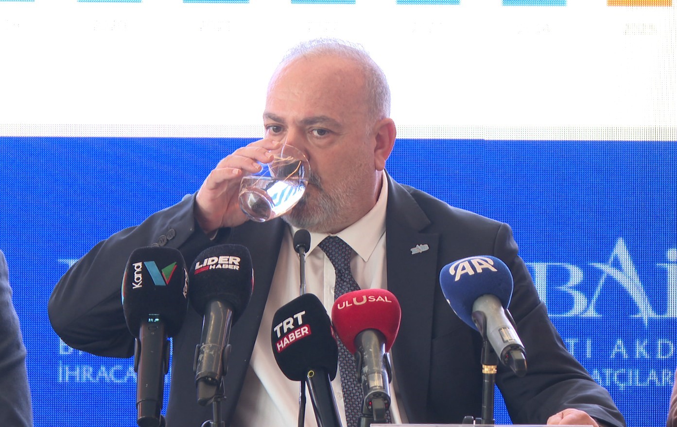baib baskani ihracat toplantisinda rahatsizlanip sozlerini yarida kesmek zorunda kaldi 1 iIDcPreI