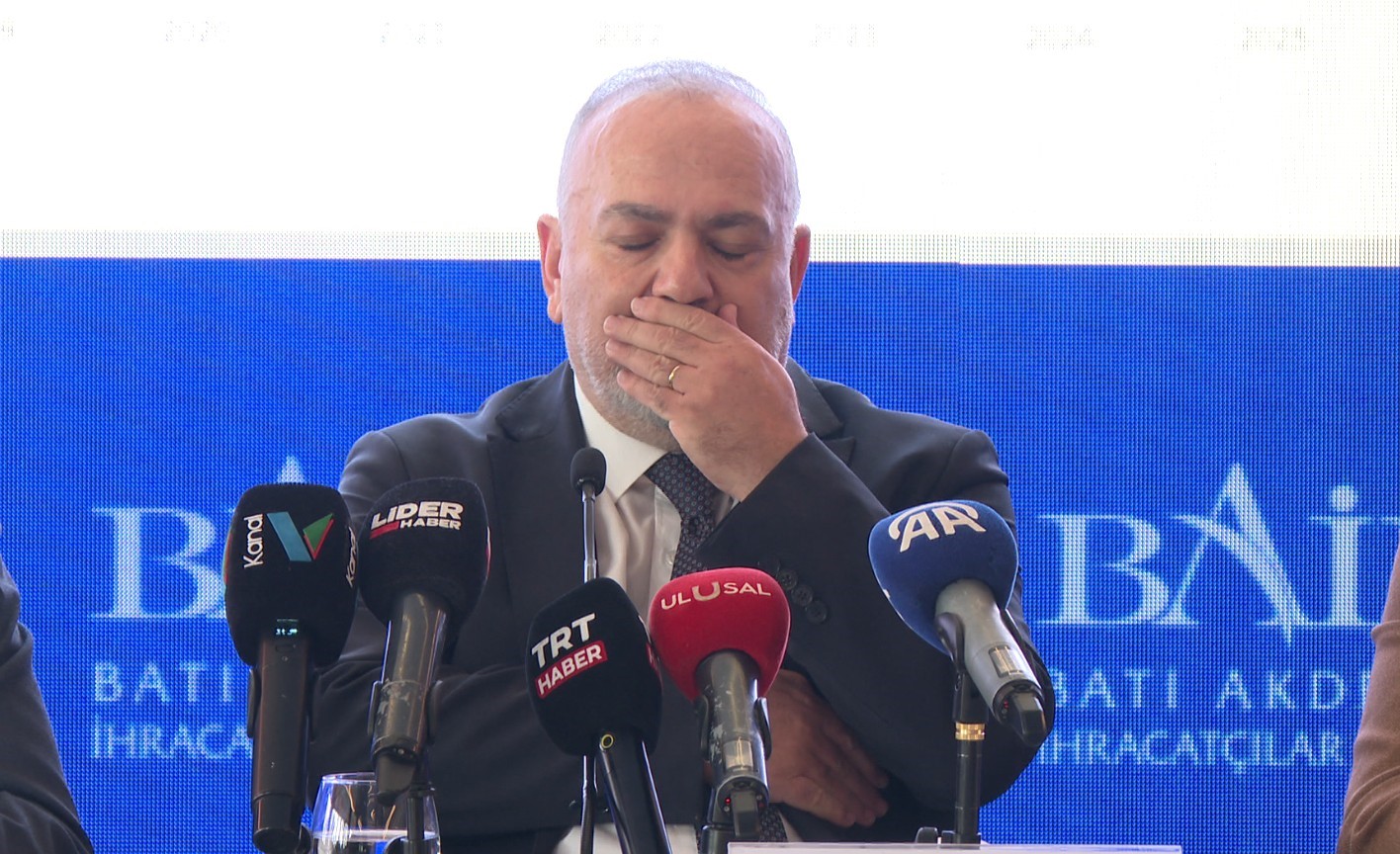 baib baskani ihracat toplantisinda rahatsizlanip sozlerini yarida kesmek zorunda kaldi 2