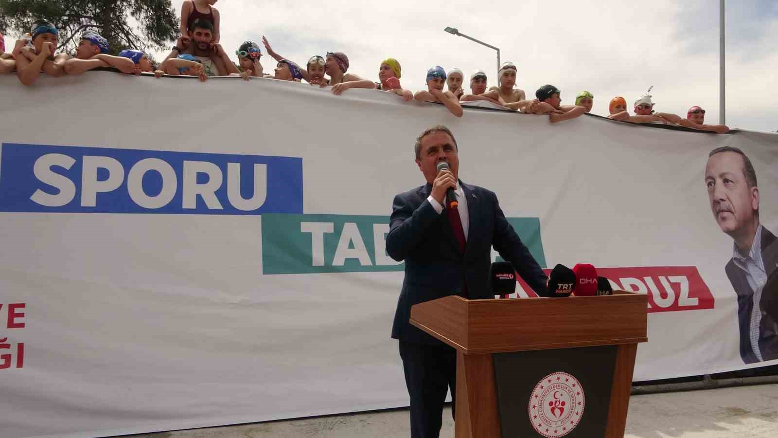 bakan askindan marmarisli genc yuzuculere 19 mayis hediyesi 9 SI52uDIH