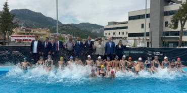 bakan-askindan-marmarisli-genc-yuzuculere-19-mayis-hediyesi-QNDfZD2S.jpg
