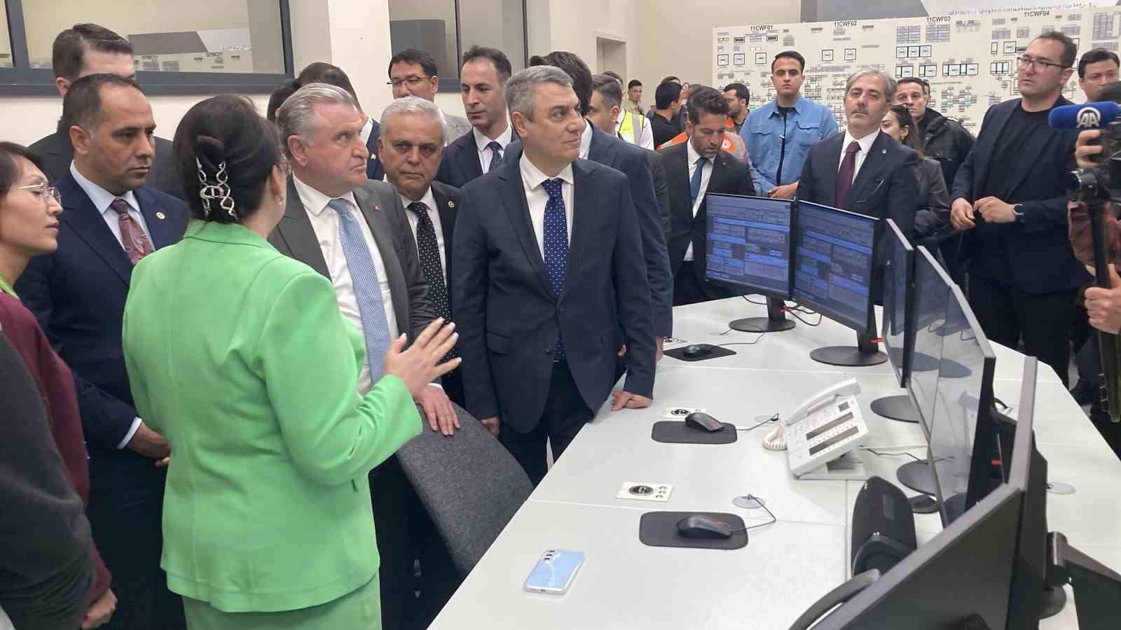 bakan bak akkuyu ngsde konustu buyuyen gelisen guclu bir turkiye var 8
