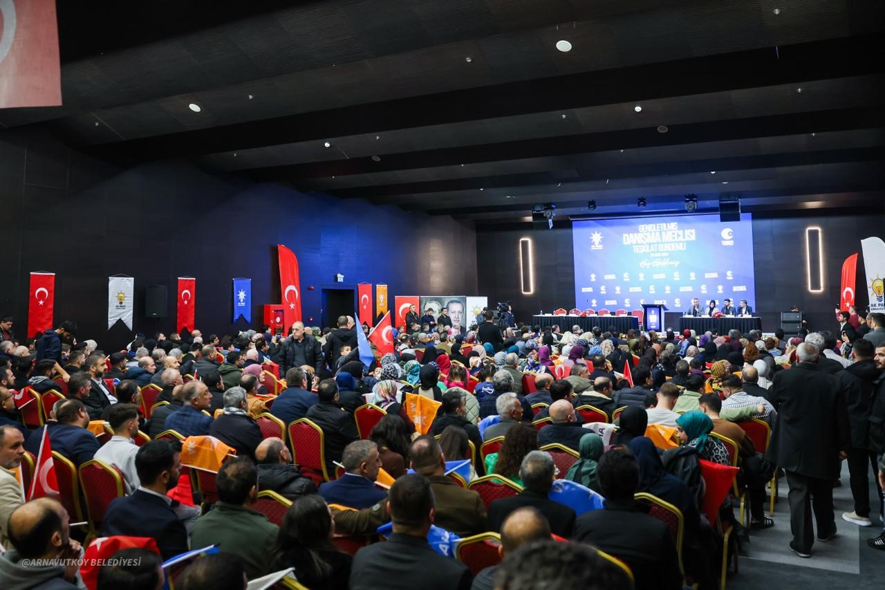 bakan bak arnavutkoyde spor altyapisinin guclendirilmesine yonelik calismalar devam edecek 1 sS1YAdZh