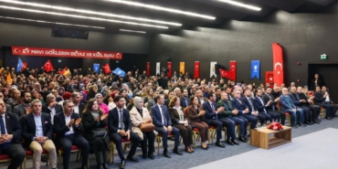 bakan-bak-arnavutkoyde-spor-altyapisinin-guclendirilmesine-yonelik-calismalar-devam-edecek-2zSh91Cd.jpg