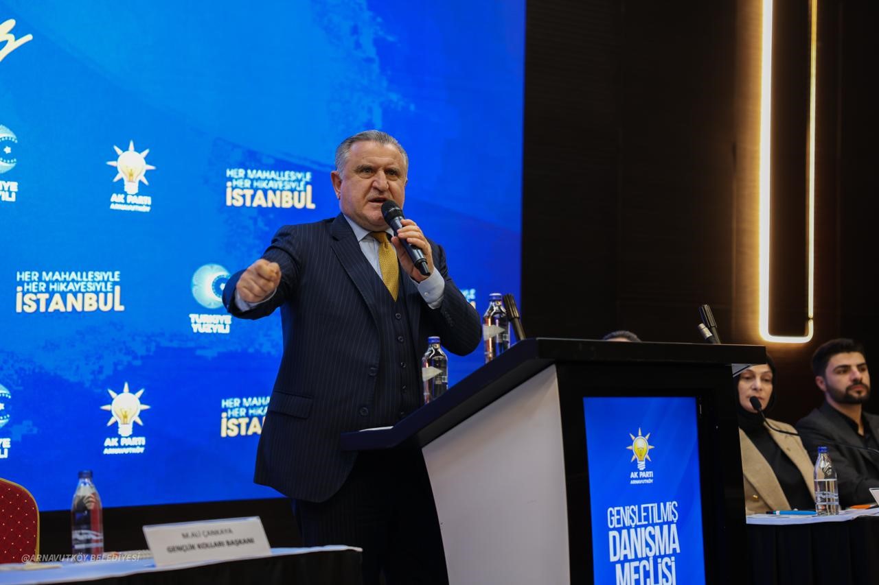 bakan bak arnavutkoyde spor altyapisinin guclendirilmesine yonelik calismalar devam edecek 3 U8ieclGS