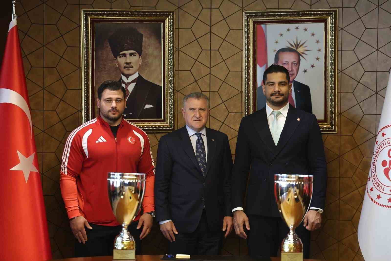 bakan bak avrupa sampiyonu milli gurescileri agirladi 4