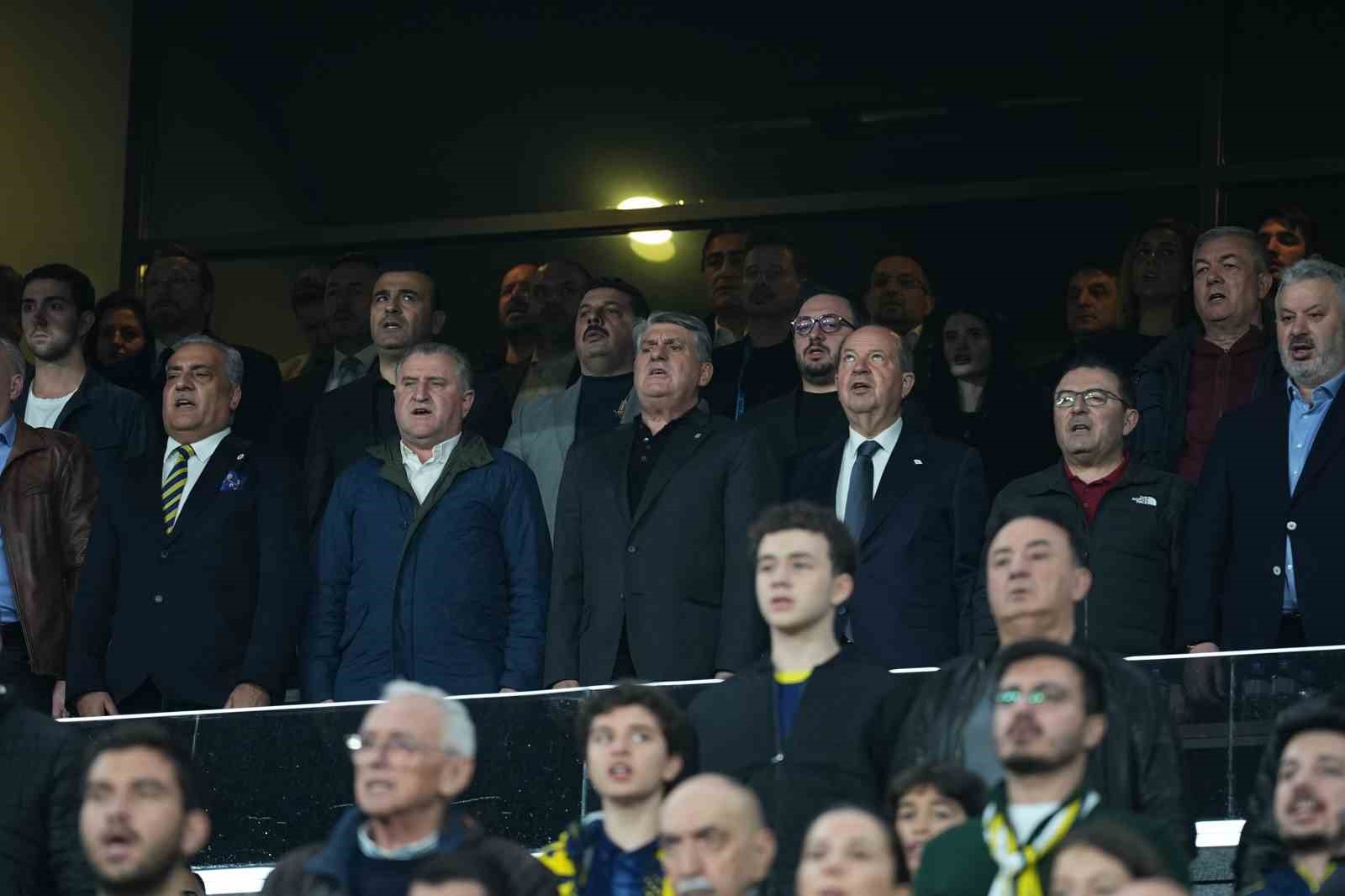 bakan bak fenerbahce besiktas derbisini takip etti 0 mtaZpf93