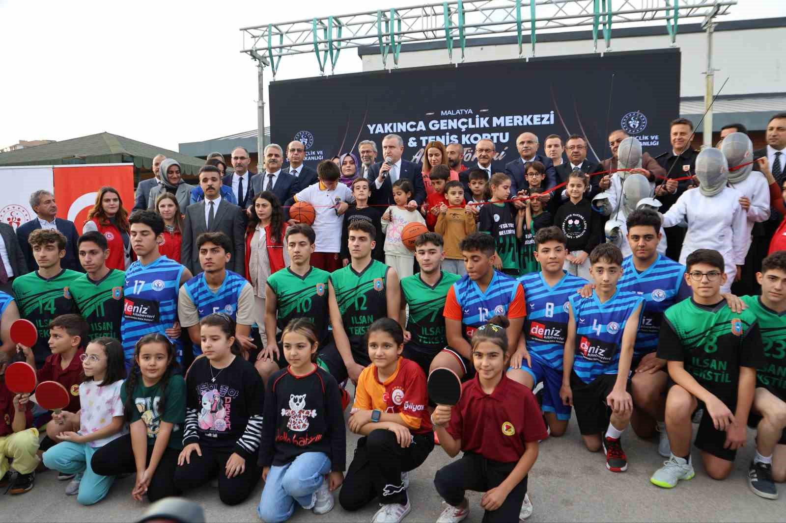 bakan bak gencler icin yatirimlarimiza devam edecegiz 1 15eZpkUG