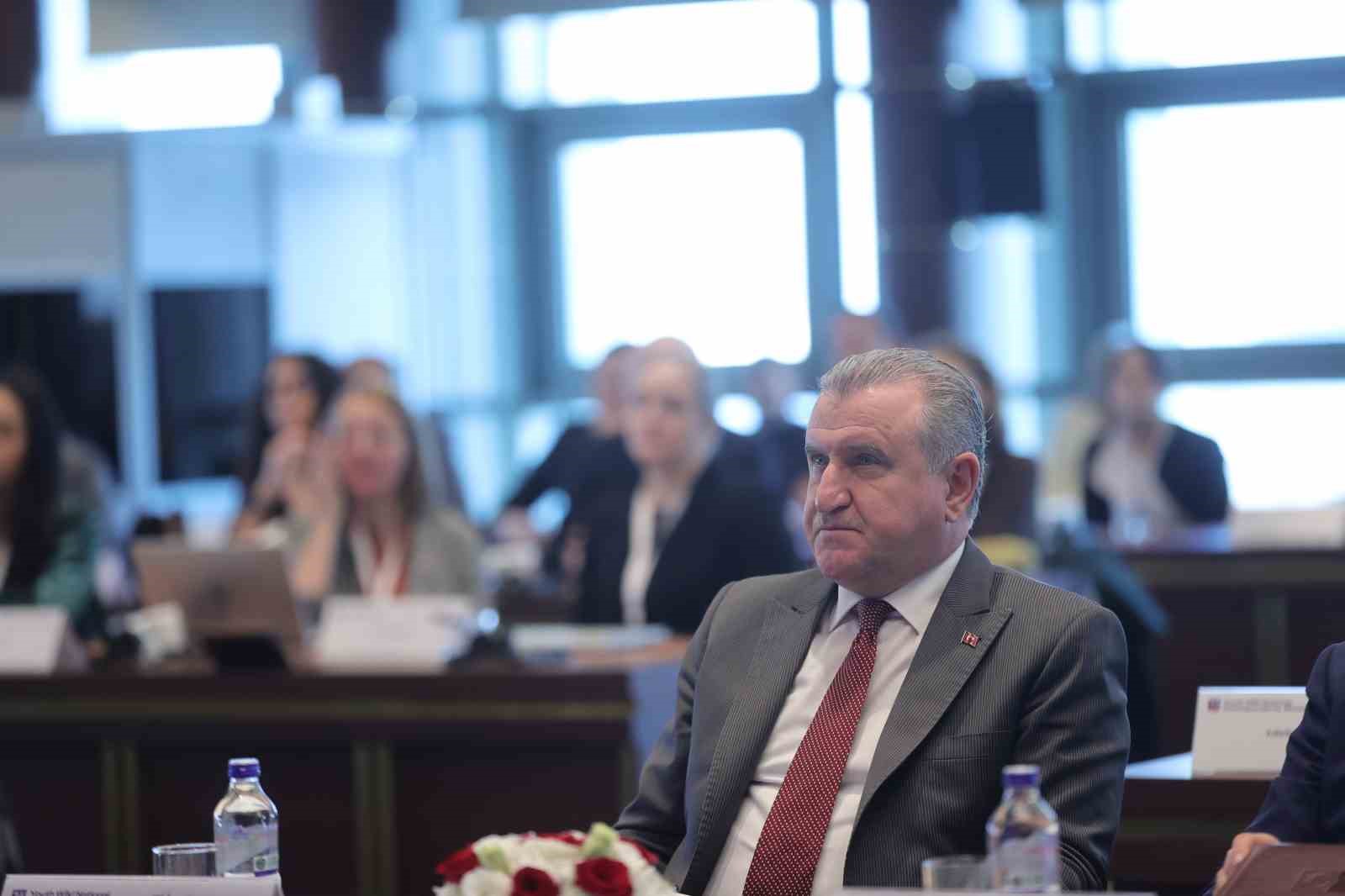 Bakan Bak: "Gençleri bugünün ortağı ve karar süreçlerinin doğal paydaşı olarak görüyoruz" 4 bakan bak gencleri bugunun ortagi ve karar sureclerinin dogal paydasi olarak goruyoruz 0