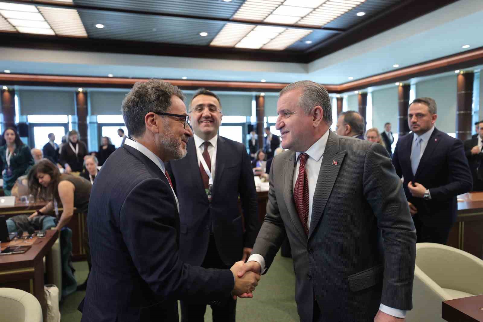 Bakan Bak: "Gençleri bugünün ortağı ve karar süreçlerinin doğal paydaşı olarak görüyoruz" 9 bakan bak gencleri bugunun ortagi ve karar sureclerinin dogal paydasi olarak goruyoruz 5 Qvr3bSke