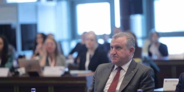 bakan-bak-gencleri-bugunun-ortagi-ve-karar-sureclerinin-dogal-paydasi-olarak-goruyoruz-vVvPuvY1.jpg