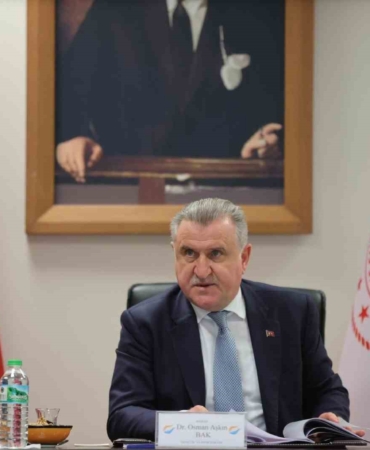 bakan-bak-istanbul-2027-avrupa-oyunlarini-basariyla-duzenleyecegiz-weQJm6M3.jpg