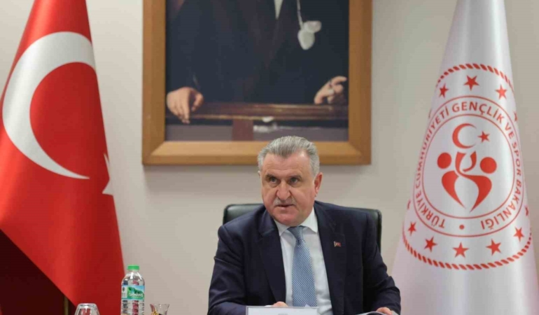 bakan-bak-istanbul-2027-avrupa-oyunlarini-basariyla-duzenleyecegiz-weQJm6M3.jpg
